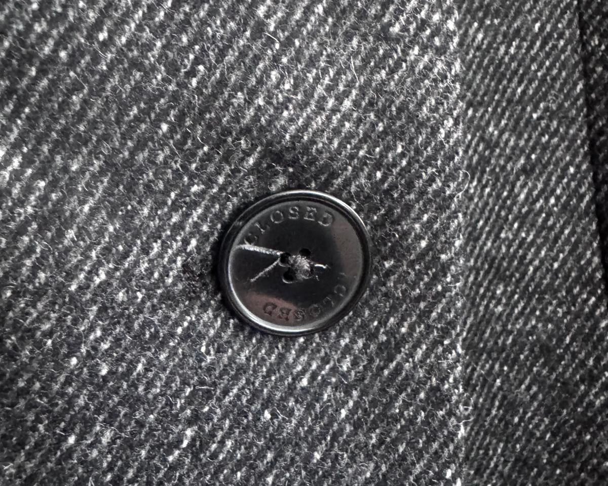 CLOSED DARK CROPPED BLAZER