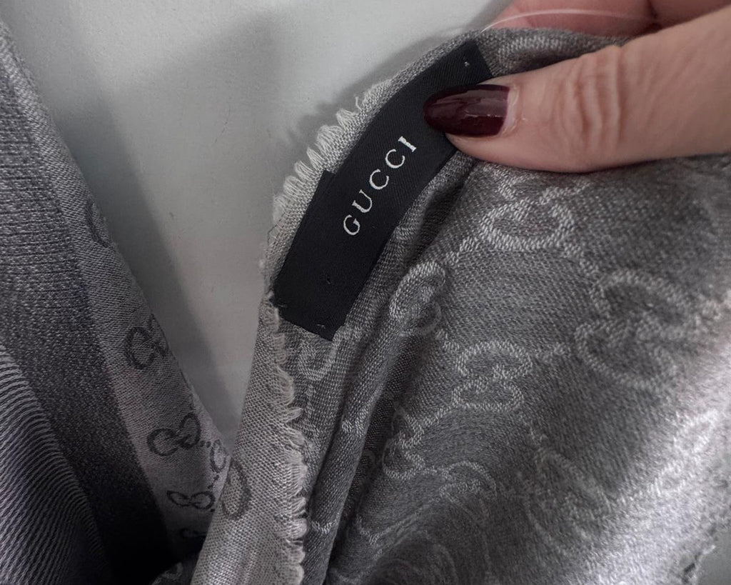 ÉCHARPE GUCCI À MONOGRAMME GG