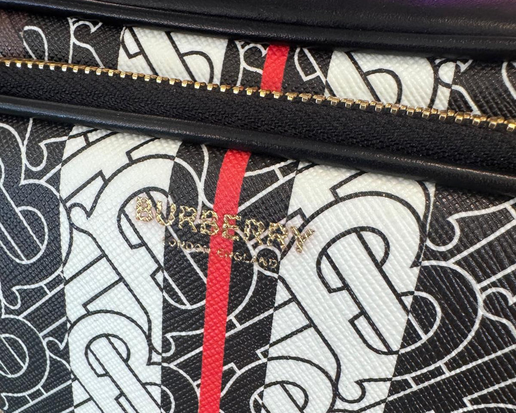 BURBERRY CROSSBODY - NEW