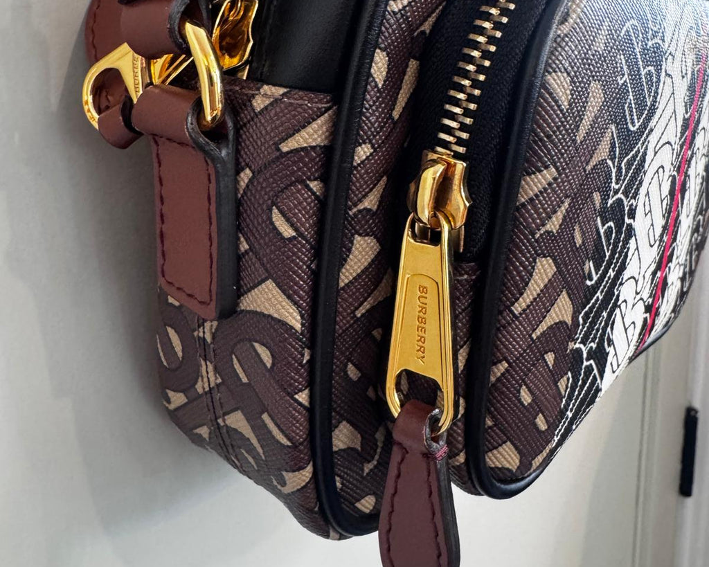 BURBERRY CROSSBODY - NEW