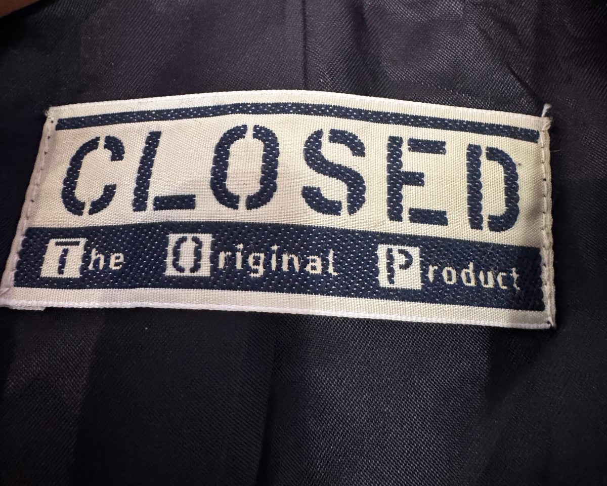 CLOSED DOUBLE-BREASTED COAT