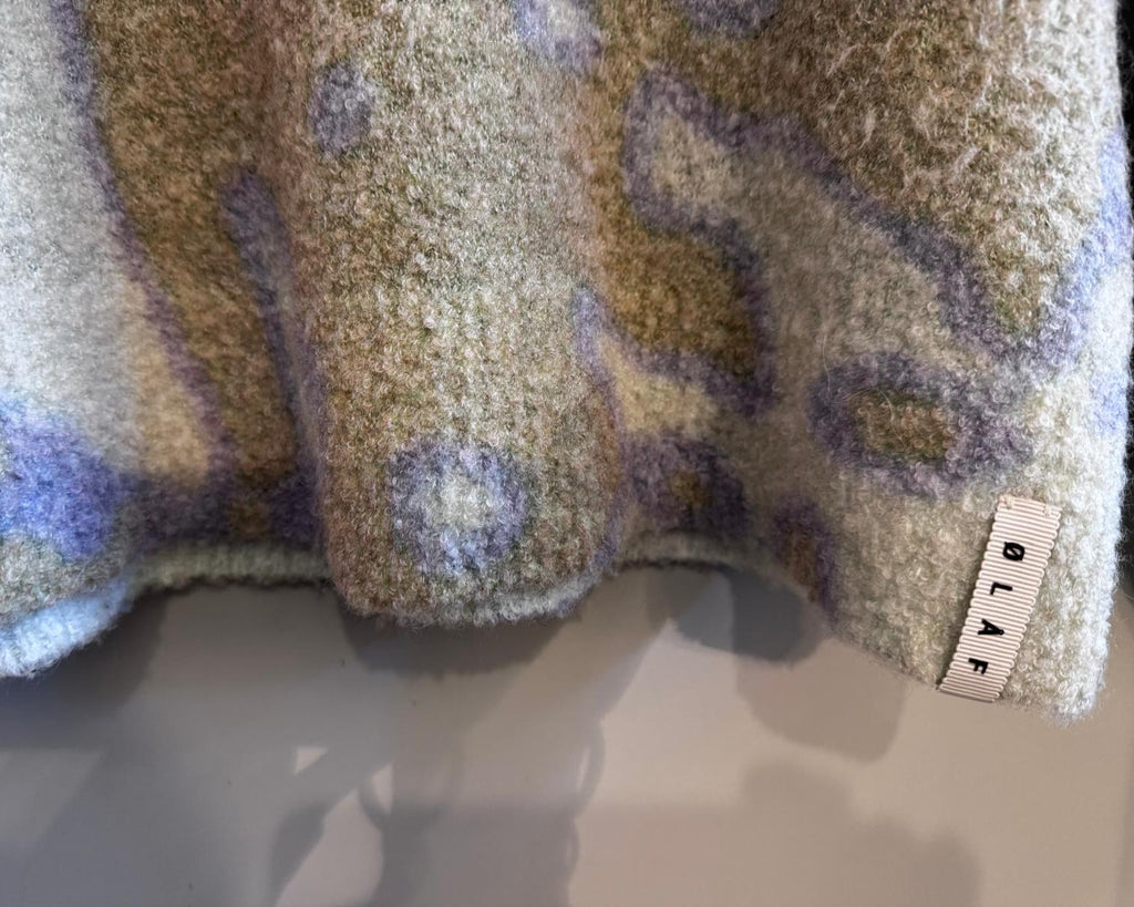 ØLÅF PRINT KNIT SWEATER